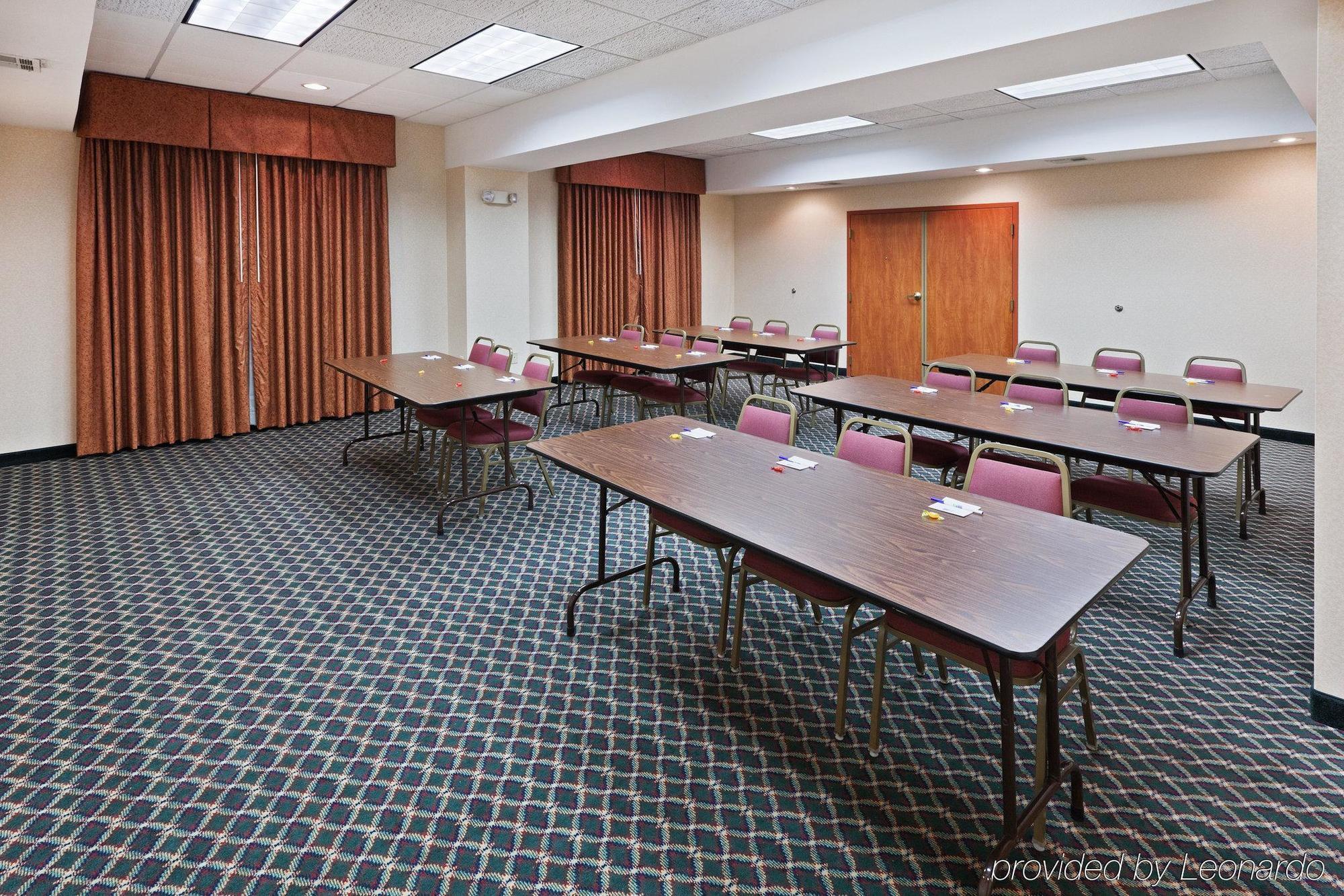 Holiday Inn Express Hotel & Suites Vinita By Ihg Einrichtungen foto
